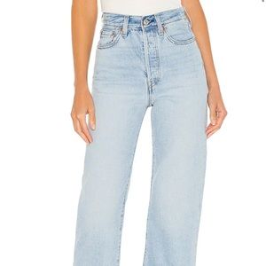 Levi’s Ribcage Jeans (27W) in Middle Road